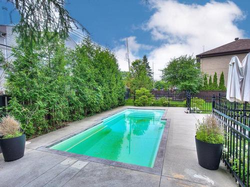 Piscine - 250 Rue Einstein, Dollard-Des-Ormeaux, QC - Outdoor With In Ground Pool With Backyard