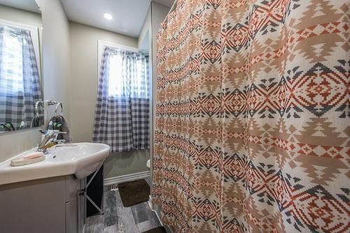 19 George Street, Richmond Hill, ON - Indoor Photo Showing Bathroom