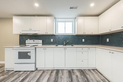 19 George Street, Richmond Hill, ON - Indoor Photo Showing Kitchen With Double Sink