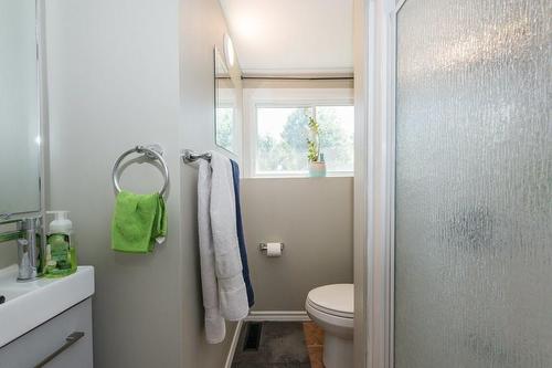 19 George Street, Richmond Hill, ON - Indoor Photo Showing Bathroom