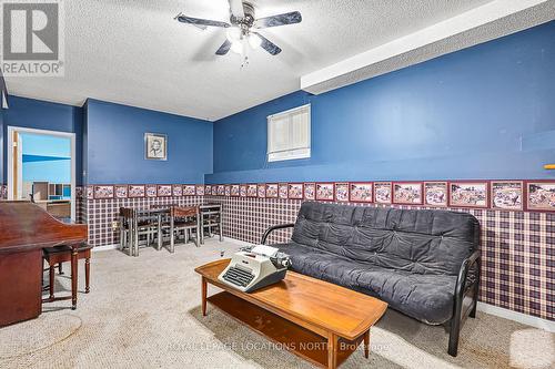 34 Reid Crescent, Collingwood, ON - Indoor Photo Showing Living Room