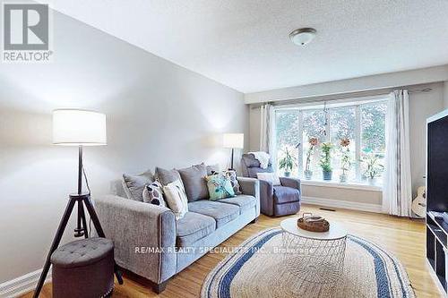 408 Century Street, Oshawa, ON - Indoor Photo Showing Living Room