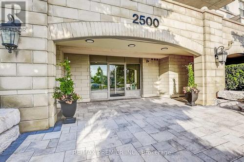 315 - 2500 Rutherford Road, Vaughan, ON - Outdoor With Exterior