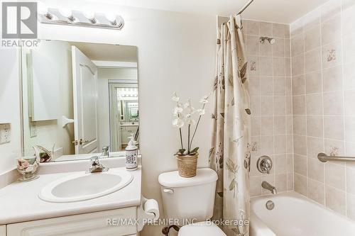 315 - 2500 Rutherford Road, Vaughan, ON - Indoor Photo Showing Bathroom