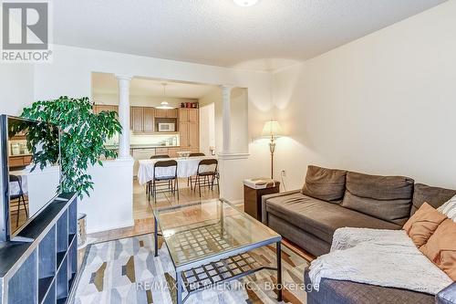 315 - 2500 Rutherford Road, Vaughan, ON - Indoor Photo Showing Living Room