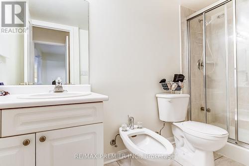 315 - 2500 Rutherford Road, Vaughan, ON - Indoor Photo Showing Bathroom