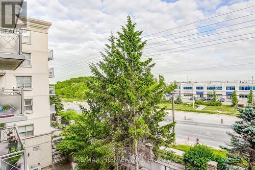 315 - 2500 Rutherford Road, Vaughan, ON - Outdoor With Balcony