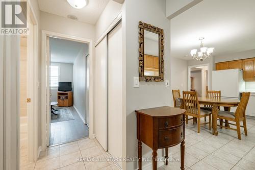 205 - 2500 Rutherford Road, Vaughan, ON - Indoor Photo Showing Dining Room