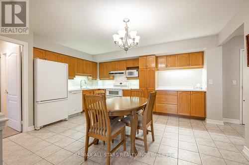 205 - 2500 Rutherford Road, Vaughan, ON - Indoor Photo Showing Kitchen