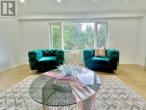 16 Gaspe Road, Toronto (Bayview Woods-Steeles), ON - Indoor Photo Showing Living Room