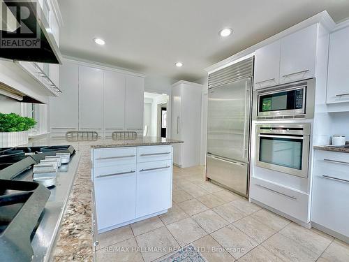 16 Gaspe Road, Toronto (Bayview Woods-Steeles), ON - Indoor Photo Showing Kitchen