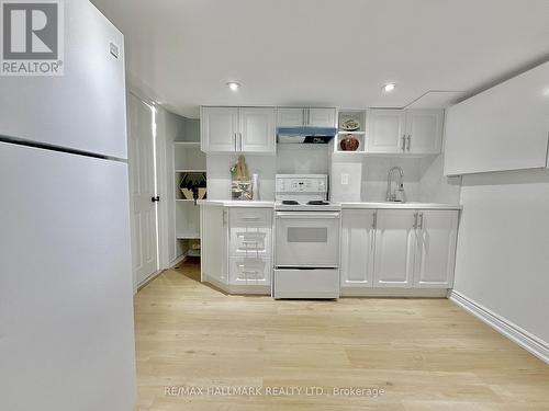 16 Gaspe Road, Toronto (Bayview Woods-Steeles), ON - Indoor Photo Showing Kitchen