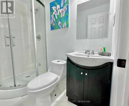 16 Gaspe Road, Toronto (Bayview Woods-Steeles), ON - Indoor Photo Showing Bathroom