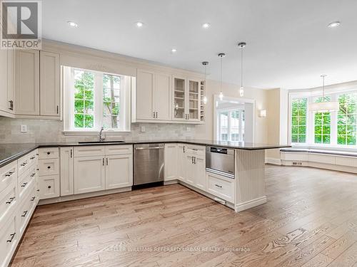 77 Oriole Parkway, Toronto (Yonge-St. Clair), ON - Indoor Photo Showing Kitchen With Upgraded Kitchen