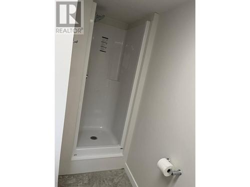 2103 Valleyview Drive, Kamloops, BC - Indoor Photo Showing Bathroom