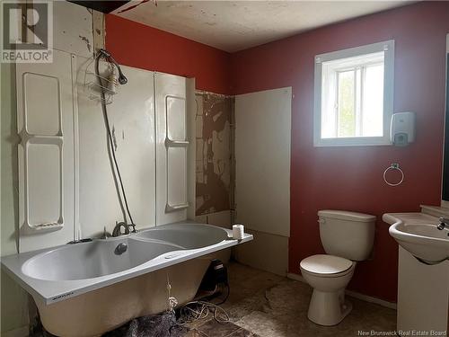 1275 St-Joseph Boulevard, Saint-Léolin, NB - Indoor Photo Showing Bathroom