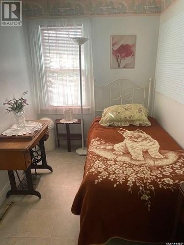 216 4Th Avenue W, Canora, SK - Indoor Photo Showing Bedroom