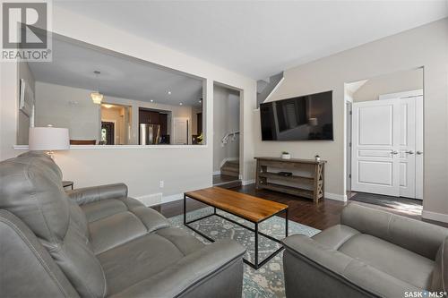 8833 Herman Crescent, Regina, SK - Indoor Photo Showing Living Room