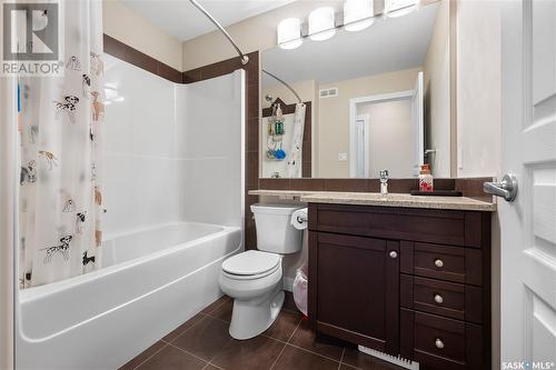 8833 Herman Crescent, Regina, SK - Indoor Photo Showing Bathroom