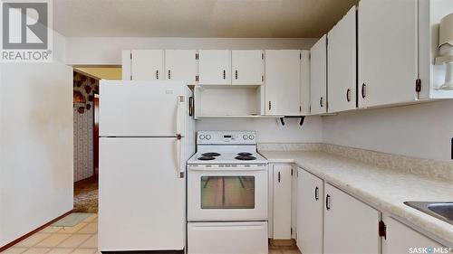 1445 Ellice Street, Regina, SK - Indoor Photo Showing Kitchen