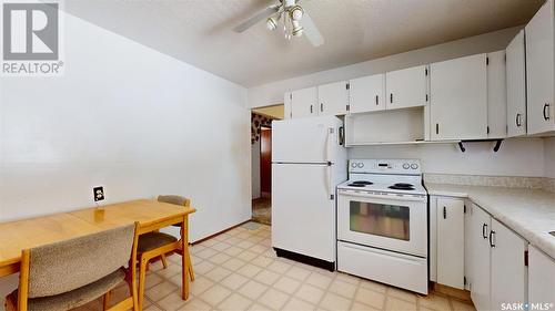 1445 Ellice Street, Regina, SK - Indoor Photo Showing Kitchen