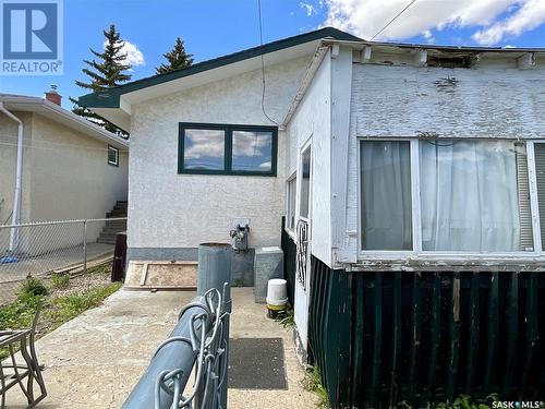 1445 Ellice Street, Regina, SK - Outdoor With Exterior