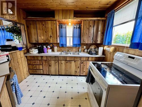 2600 Spout Lake Road, Lac La Hache, BC - Indoor Photo Showing Kitchen With Double Sink