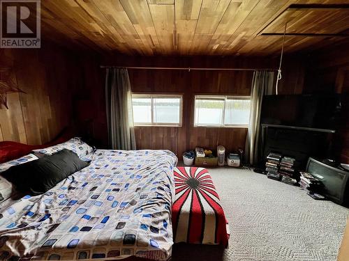 2600 Spout Lake Road, Lac La Hache, BC - Indoor Photo Showing Bedroom