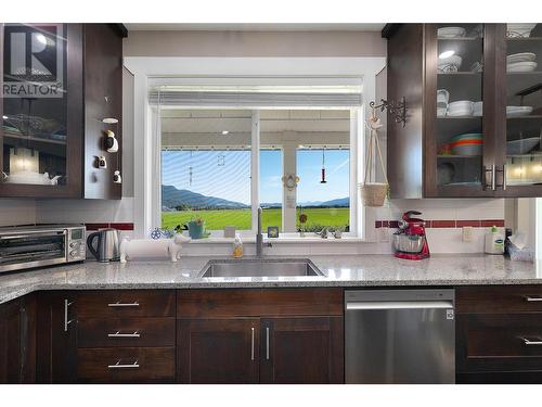 4537 Lansdowne Road, Armstrong, BC - Indoor Photo Showing Kitchen