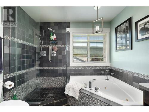 4537 Lansdowne Road, Armstrong, BC - Indoor Photo Showing Bathroom