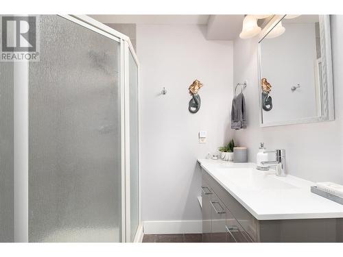 4537 Lansdowne Road, Armstrong, BC - Indoor Photo Showing Bathroom