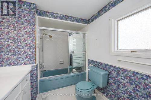 11 Conifer Crescent, London, ON - Indoor Photo Showing Bathroom