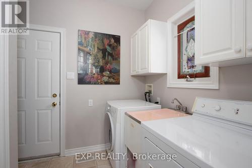 127 Glenridge Crescent, London, ON - Indoor Photo Showing Laundry Room