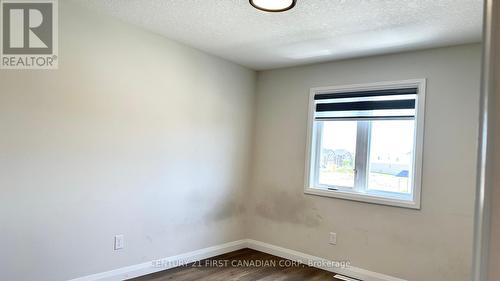 1818 Finley Crescent, London, ON - Indoor Photo Showing Other Room