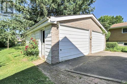 Detached Double Car Garage - 1039 Willow Drive, London, ON 