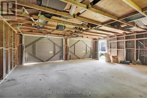 Detached Double Car Garage - 1039 Willow Drive, London, ON 