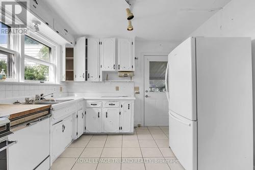 Kitchen - Main Floor - 1039 Willow Drive, London, ON 