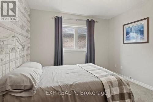 8 Milner Court, Kawartha Lakes, ON - Indoor Photo Showing Bedroom