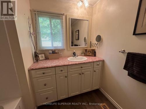 36 Chandos Street, Havelock-Belmont-Methuen, ON - Indoor Photo Showing Bathroom
