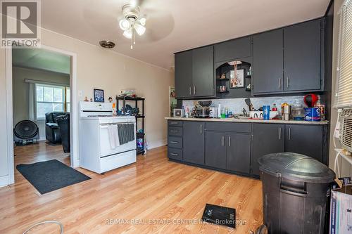 567 Duncan Street, Chatham-Kent, ON - Indoor Photo Showing Kitchen