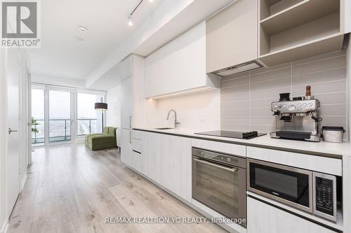 3307 - 7890 Jane Street, Vaughan, ON - Indoor Photo Showing Kitchen