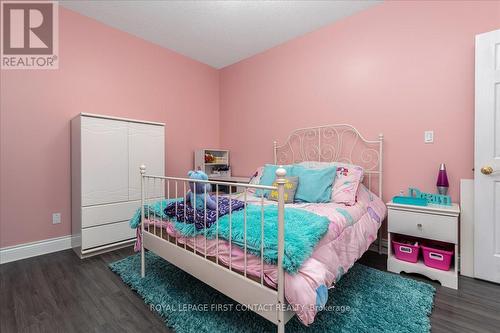 78 Fairway Crescent, Wasaga Beach, ON - Indoor Photo Showing Bedroom
