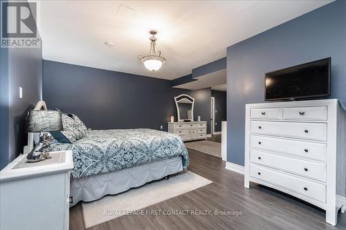 78 Fairway Crescent, Wasaga Beach, ON - Indoor Photo Showing Bedroom