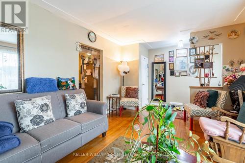 139 Tolton Avenue, Hamilton, ON - Indoor Photo Showing Living Room