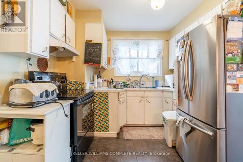 139 Tolton Avenue, Hamilton, ON - Indoor Photo Showing Kitchen