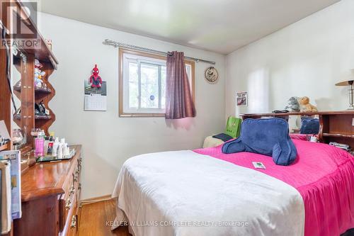 139 Tolton Avenue, Hamilton, ON - Indoor Photo Showing Bedroom