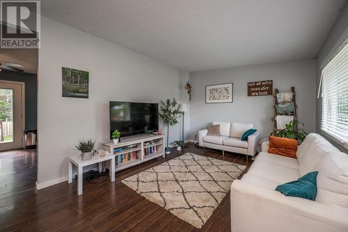 3567 Balsum Road, Prince George, BC - Indoor Photo Showing Living Room