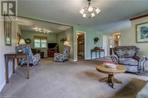 359021 East Bayshore Road, Owen Sound, ON - Indoor Photo Showing Living Room