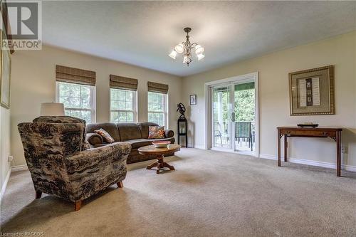 359021 East Bayshore Road, Owen Sound, ON - Indoor Photo Showing Living Room