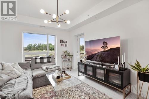 219 - 4040 Upper Middle Road, Burlington (Tansley), ON - Indoor Photo Showing Living Room